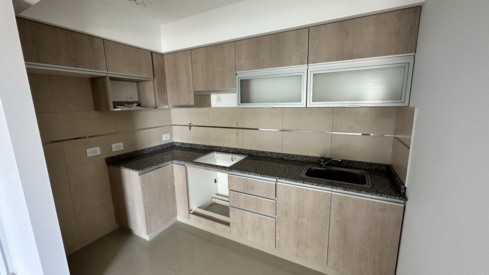 Departamento 2 ambientes venta c/cochera Lanus Este