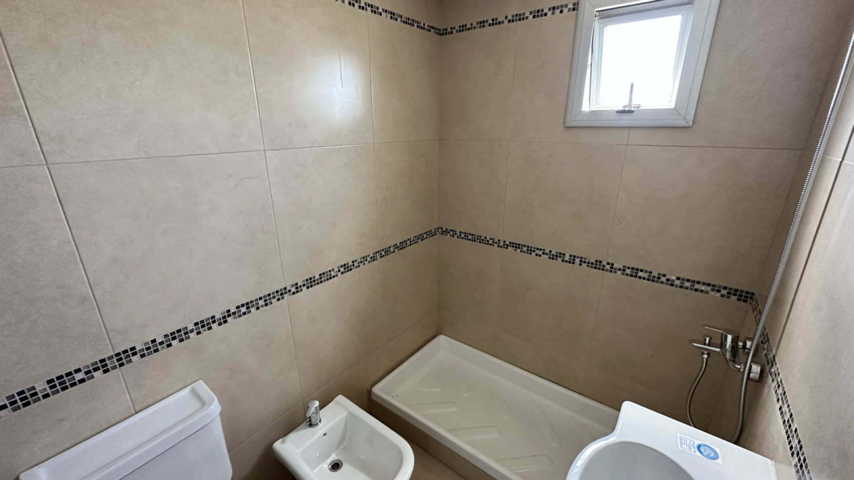 Departamento 2 ambientes venta c/cochera Lanus Este
