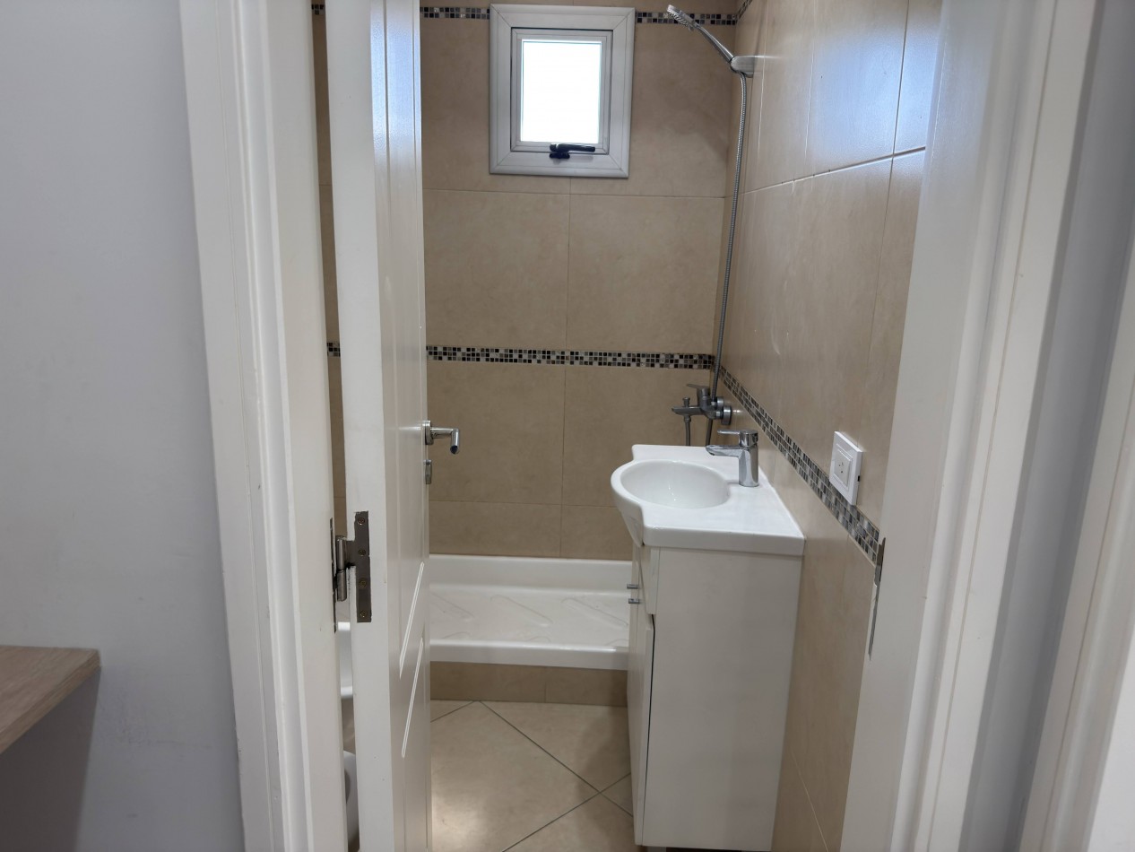 Departamento 2 ambientes venta c/cochera Lanus Este