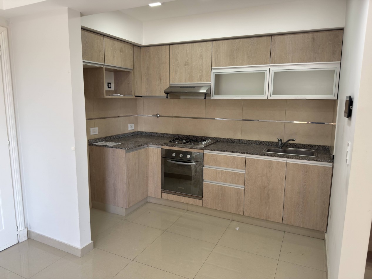 Departamento 2 ambientes venta c/cochera Lanus Este