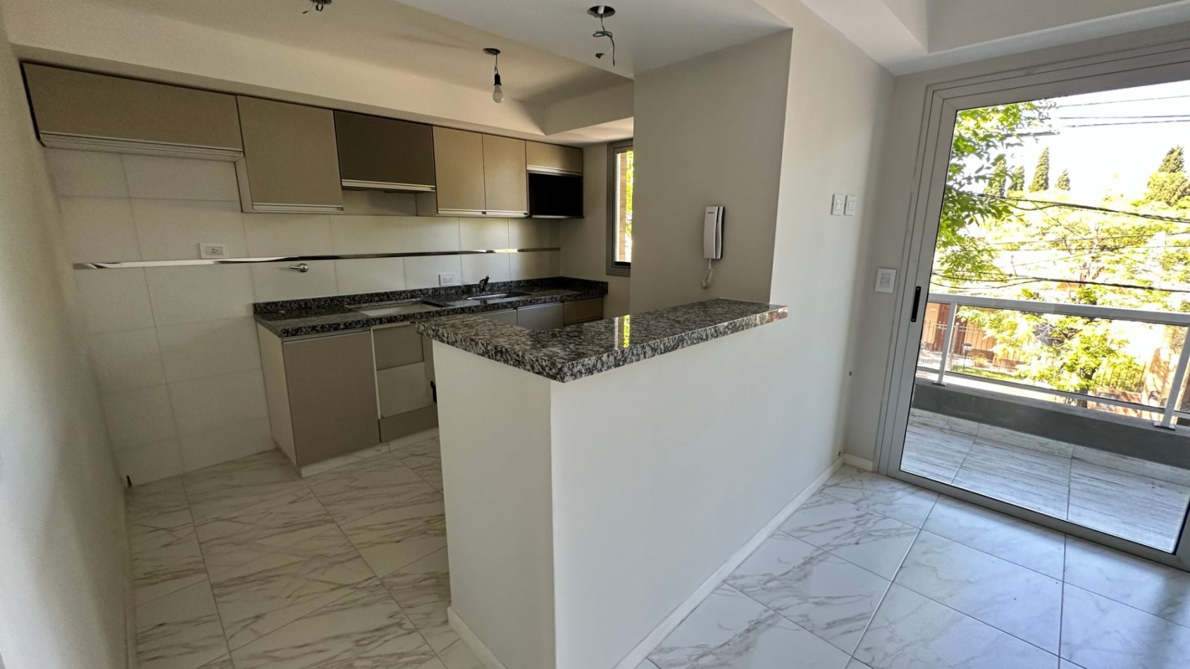 Departamento Venta Banfield 3 Ambientes c/ cochera y Terraza Lomas De Zamora