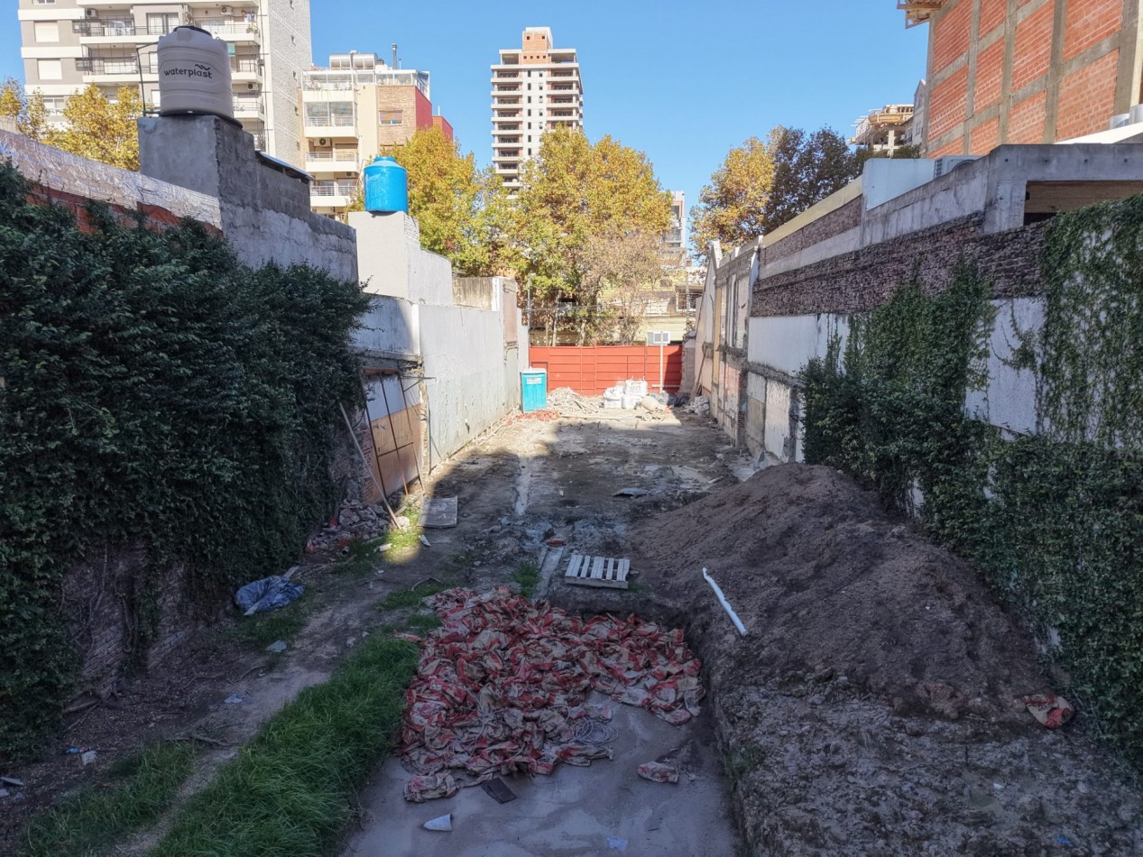 Piso/departamento 4 ambientes en venta en pozo en Lanus Oeste