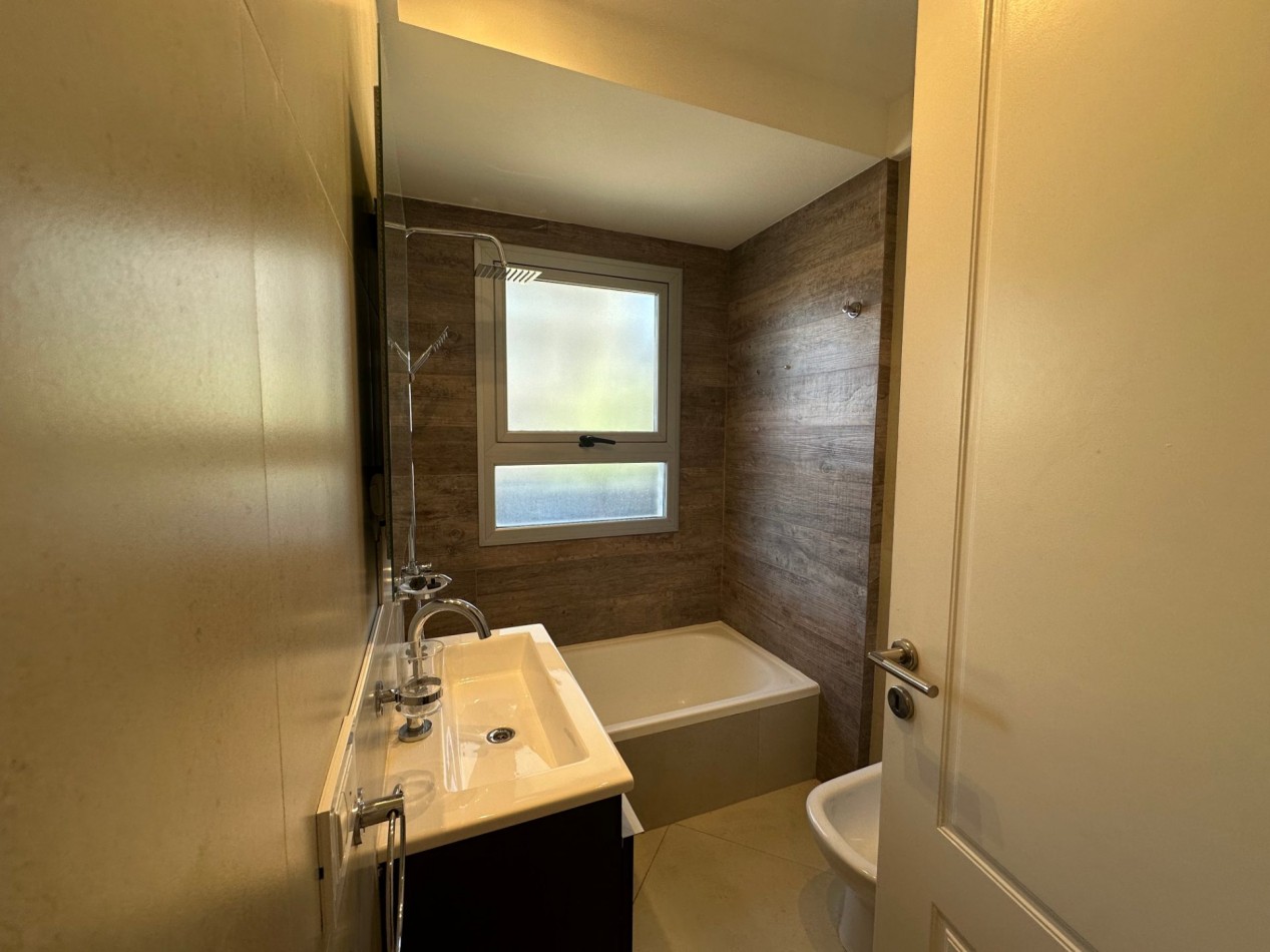 Departamento 3 ambientes venta c/ dos cocheras Lanus Este