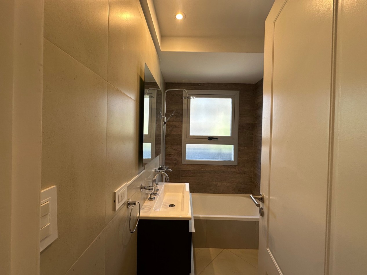 Departamento 3 ambientes venta c/ dos cocheras Lanus Este