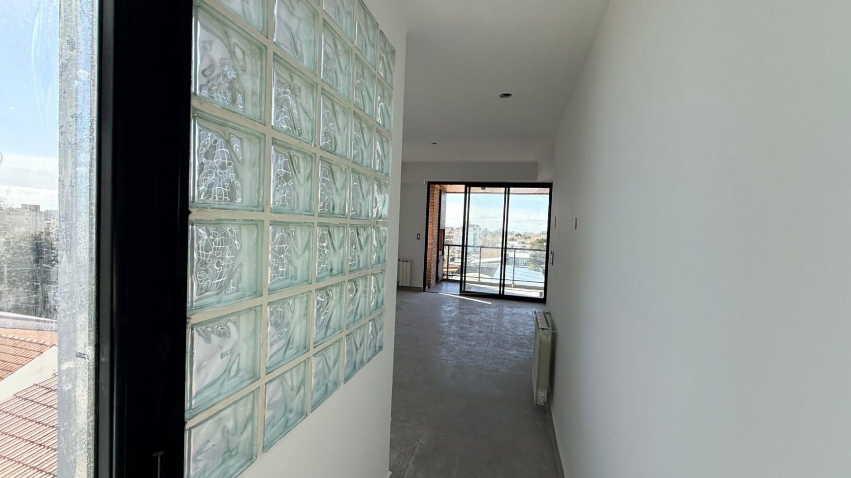 Departamento 3 ambientes con cochera en venta Quilmes Oeste