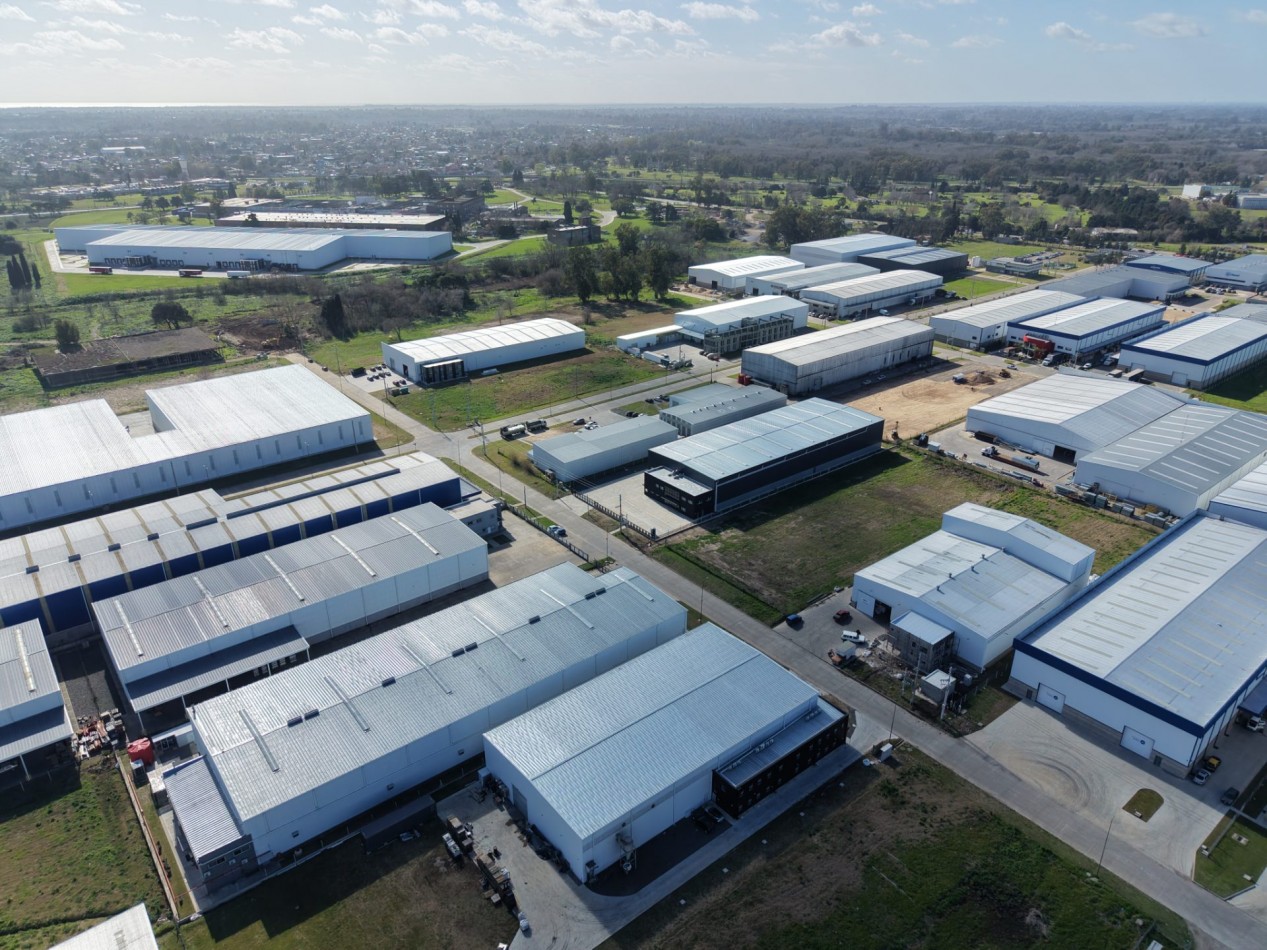 Galpon/Deposito a estrenar en Alquiler Parque Industrial Varela PITEC