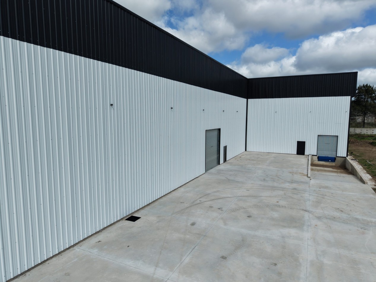 Galpon/Deposito a estrenar en Alquiler Parque Industrial Varela PITEC