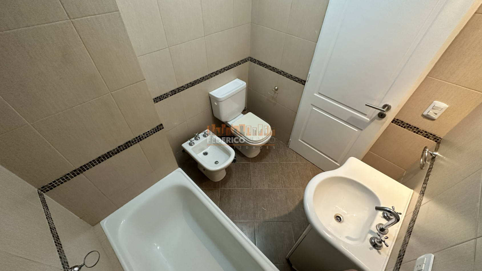 Departamento venta 3 ambientes Wilde Avellaneda c/ 2 cocheras