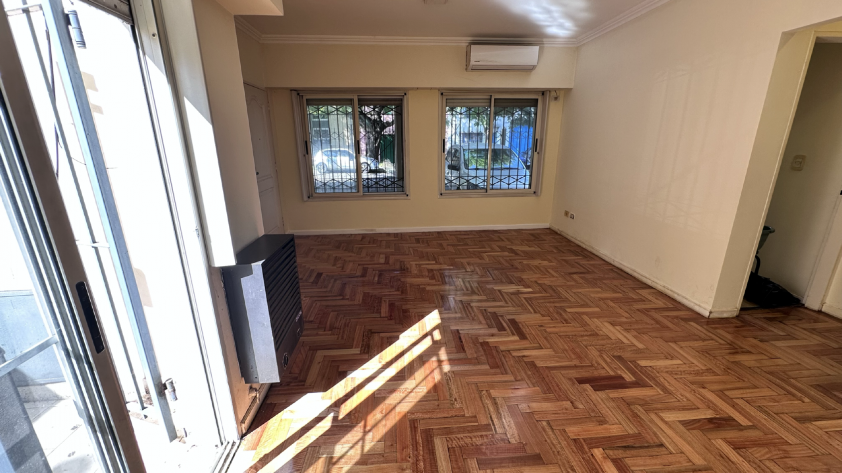 3 ambientes venta con dos cocheras en banfied lomas de zamora Apto credito