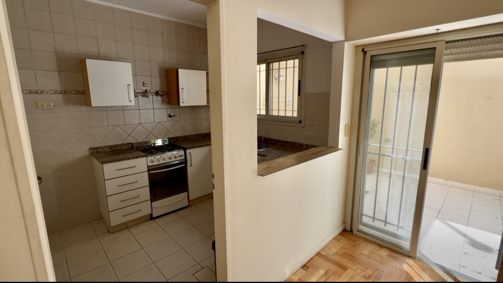 3 ambientes venta con dos cocheras en banfied lomas de zamora Apto credito