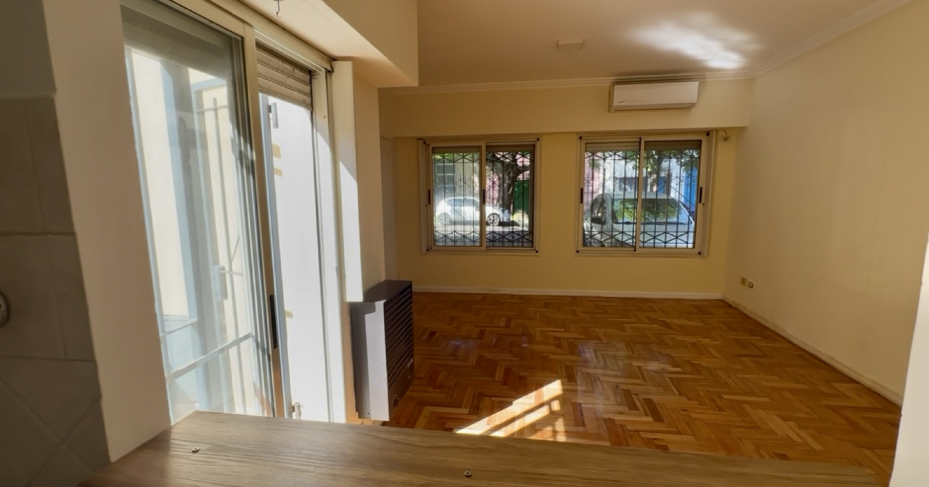 3 ambientes venta con dos cocheras en banfied lomas de zamora Apto credito