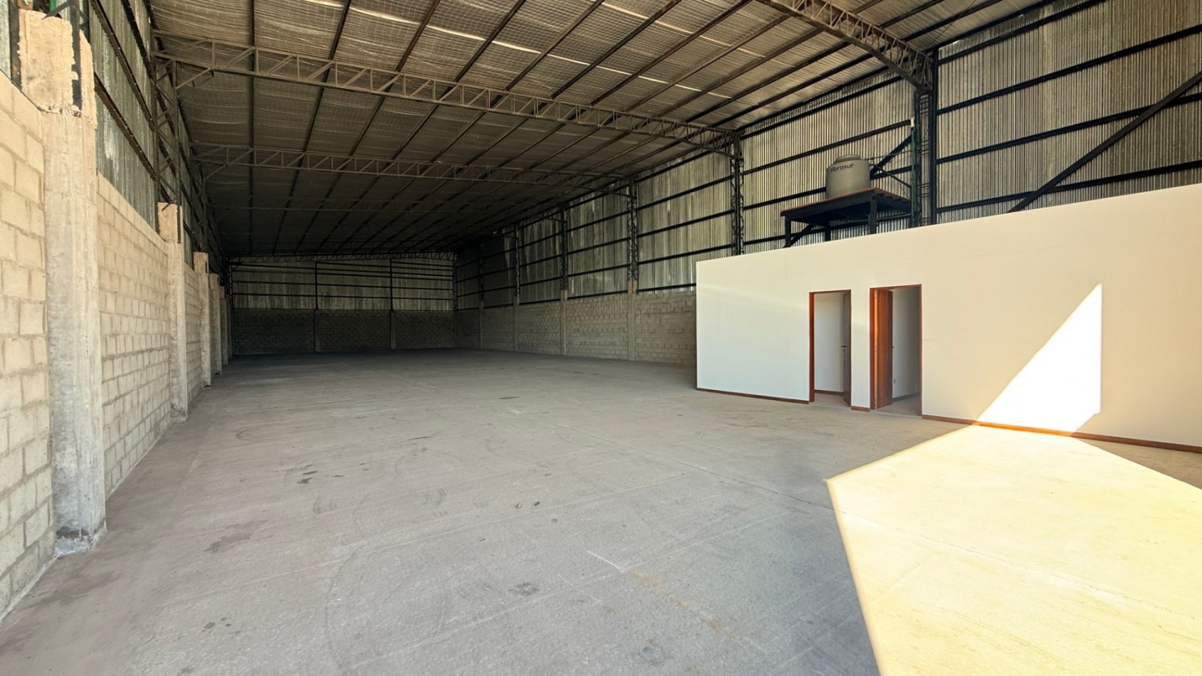 Galpon/Deposito en Venta Parque Industrial Guernica