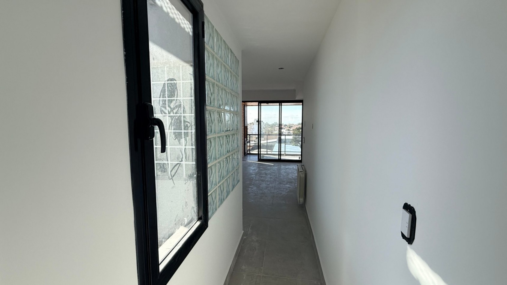 Departamento 3 ambientes con cochera en venta Quilmes Oeste