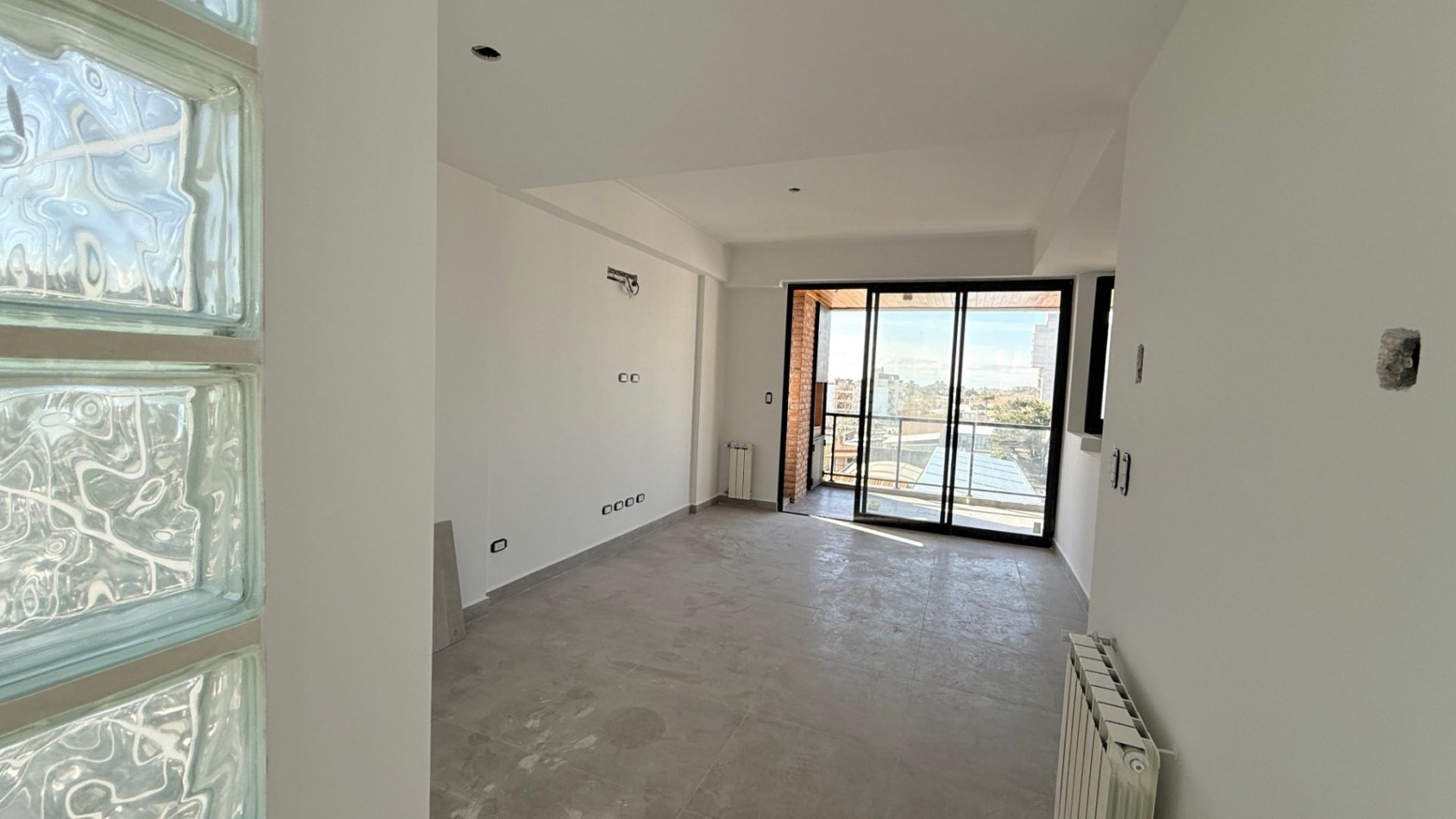 Departamento 3 ambientes con cochera en venta Quilmes Oeste