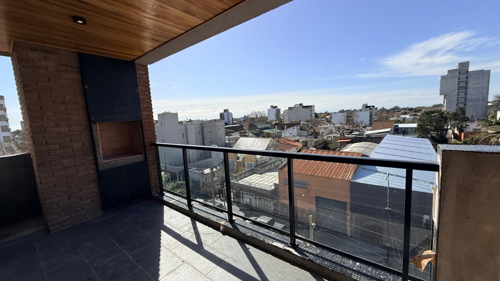 Departamento 3 ambientes con cochera en venta Quilmes Oeste