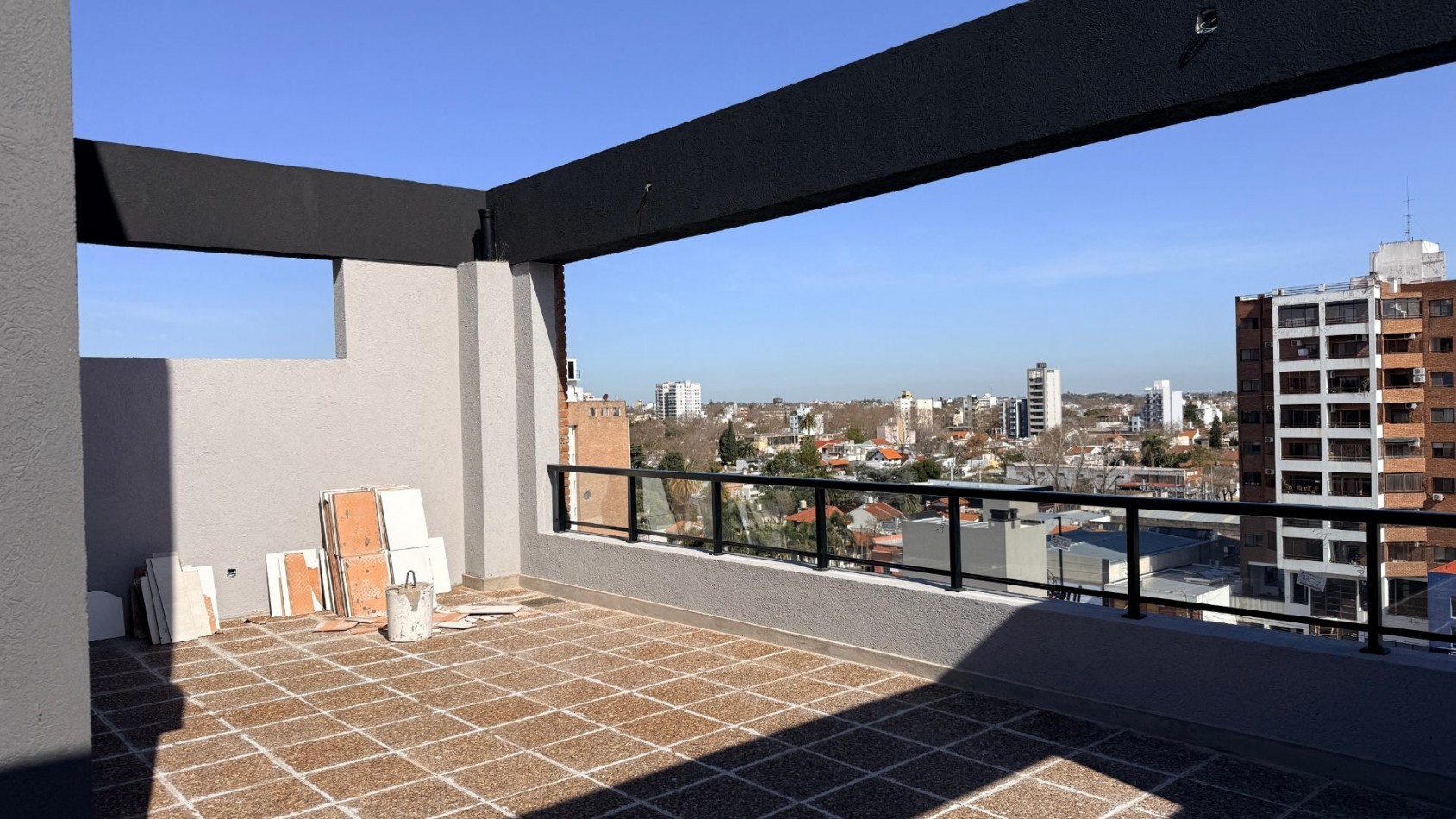 Departamento 3 ambientes con cochera en venta Quilmes Oeste